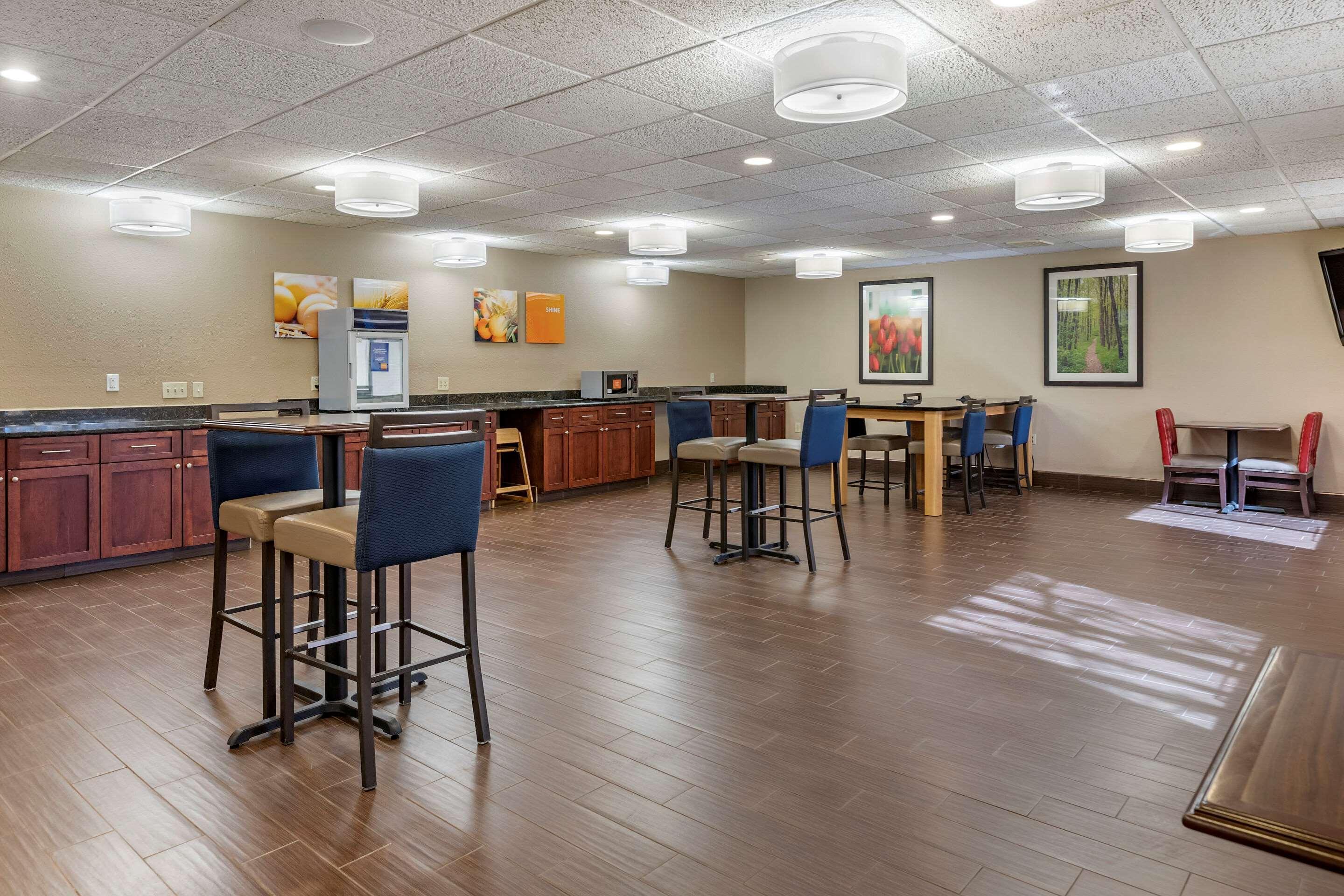 Comfort Inn & Suites Paw Paw Экстерьер фото